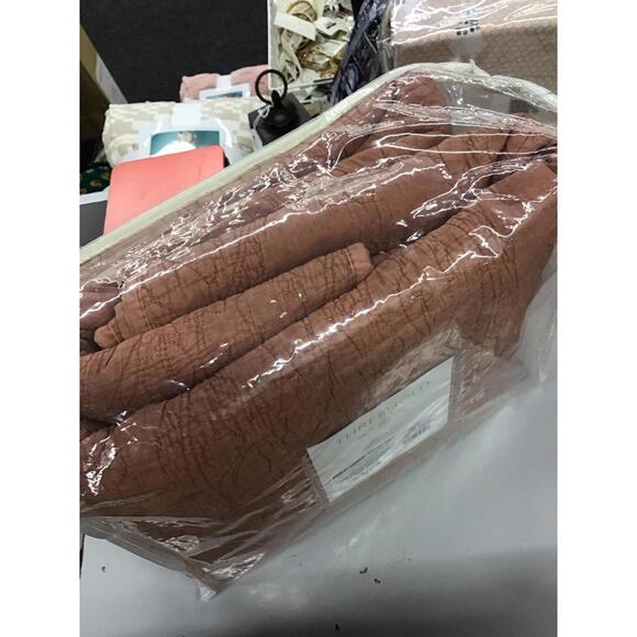 Threshold Twin paisley garment dyed quilt salmon color new in package Target - Picture 2 of 3